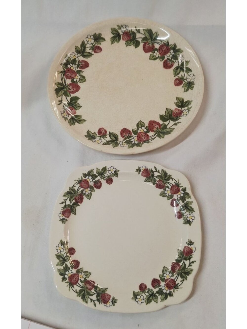 Vintage Shenandoah Ware Plates With Strawberry & Floral Design Made In USA Set O